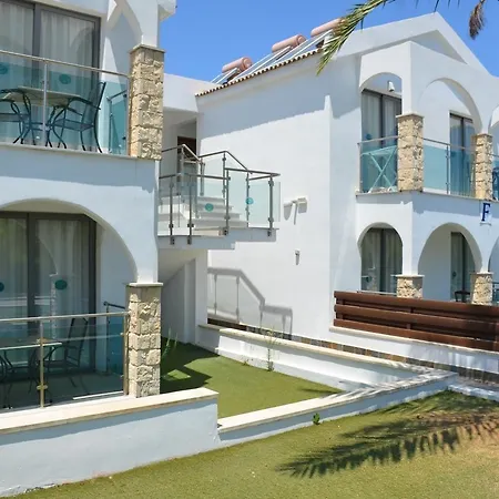 Latchi Escape And 4*