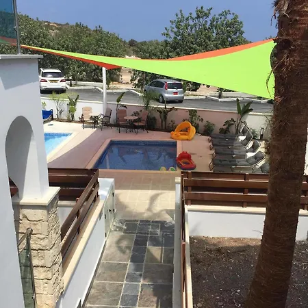 Latchi Escape And 4*