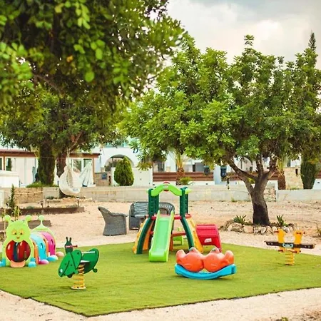 Latchi Escape And 4*