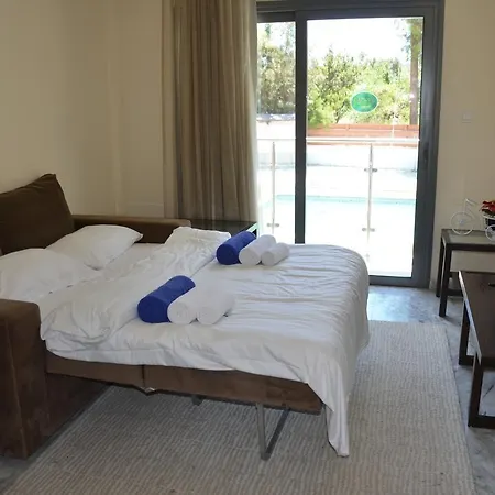 Latchi Escape And منتجع 4*