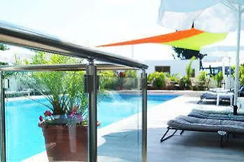 Latchi Escape And 4*