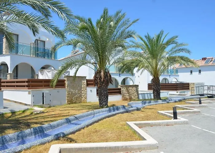 Hotell Latchi Escape And Polis