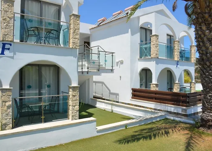 Latchi Escape And 4*