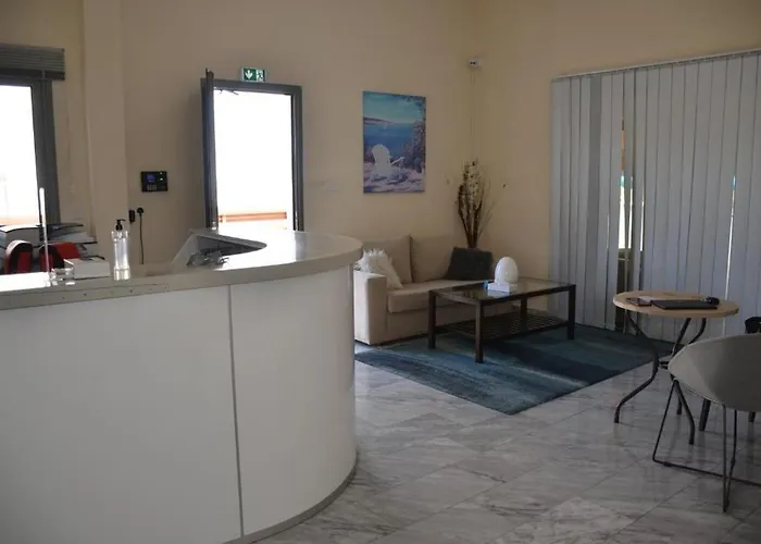 Hotell Latchi Escape And Polis