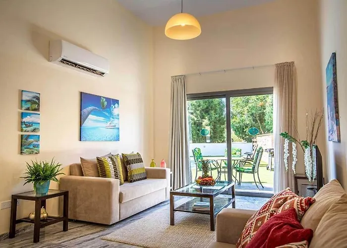 Latchi Escape And 4*