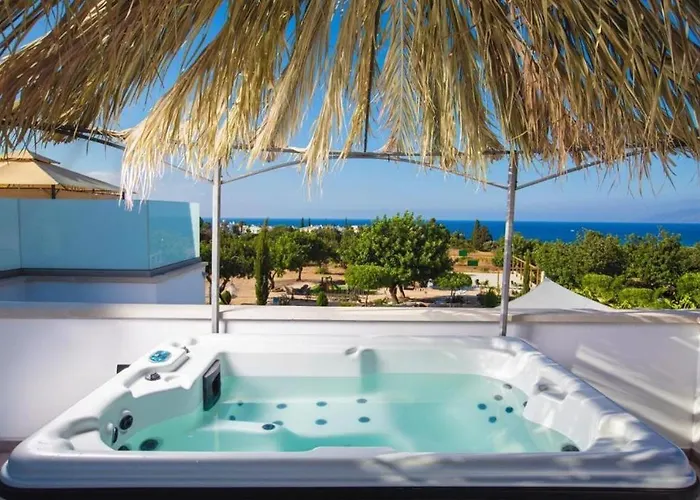 Latchi Escape And Hotell