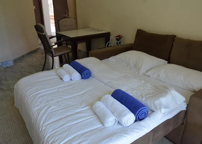 Hotell Latchi Escape And Polis