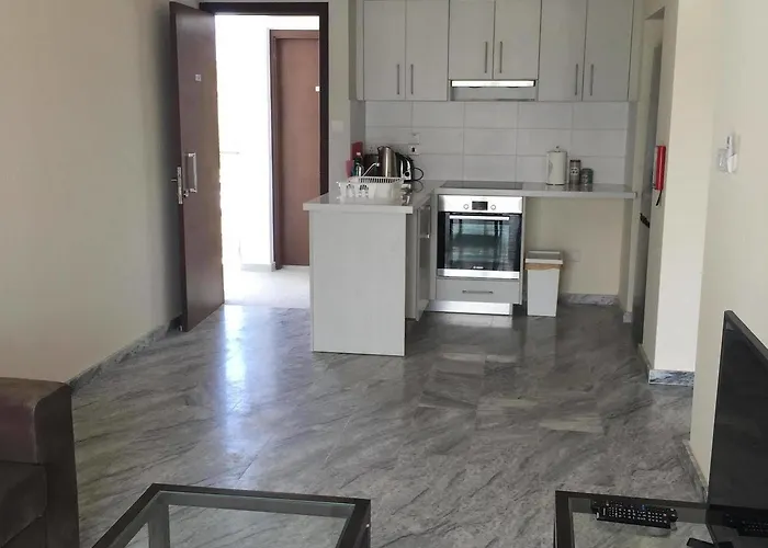 Hotell Latchi Escape And