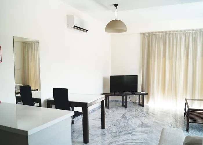 Hotell Latchi Escape And Polis